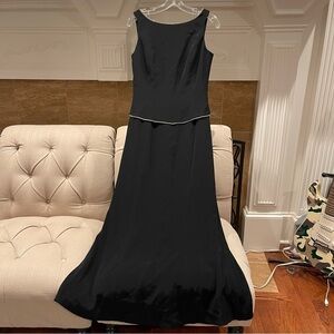 Jones New York Evening Form fitting Rhinestone Embellished Black Maxi Dress Sz 6